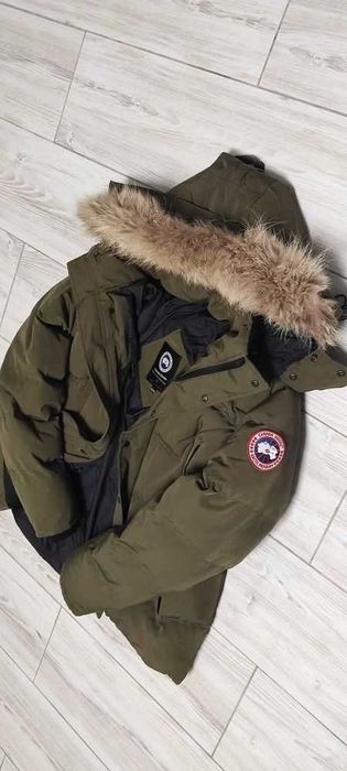 Фирменная куртка Guess