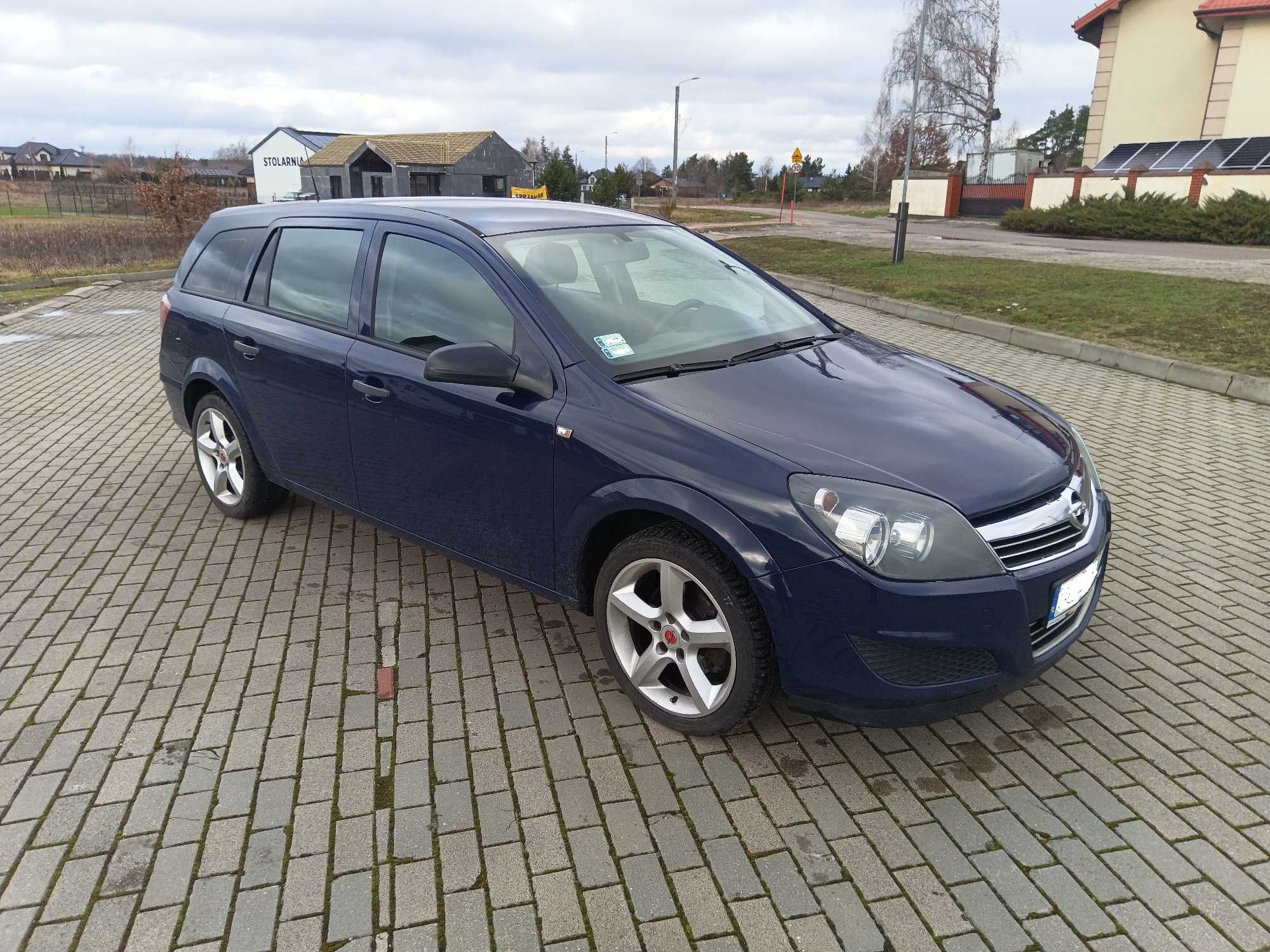 Opel Astra H kombi 1,6 2011 rok