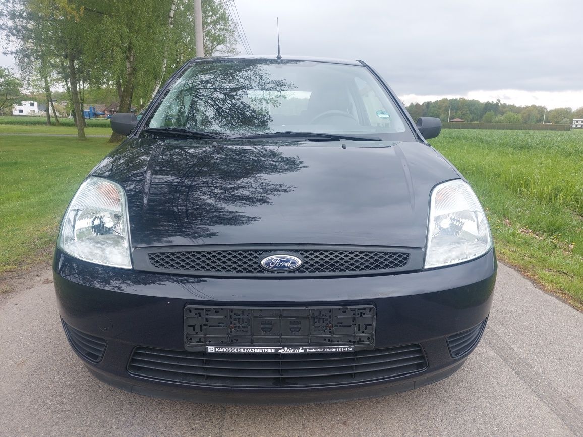 Ford Fiesta 1.3 benzyna  Klimatyzacja Doinwestowany