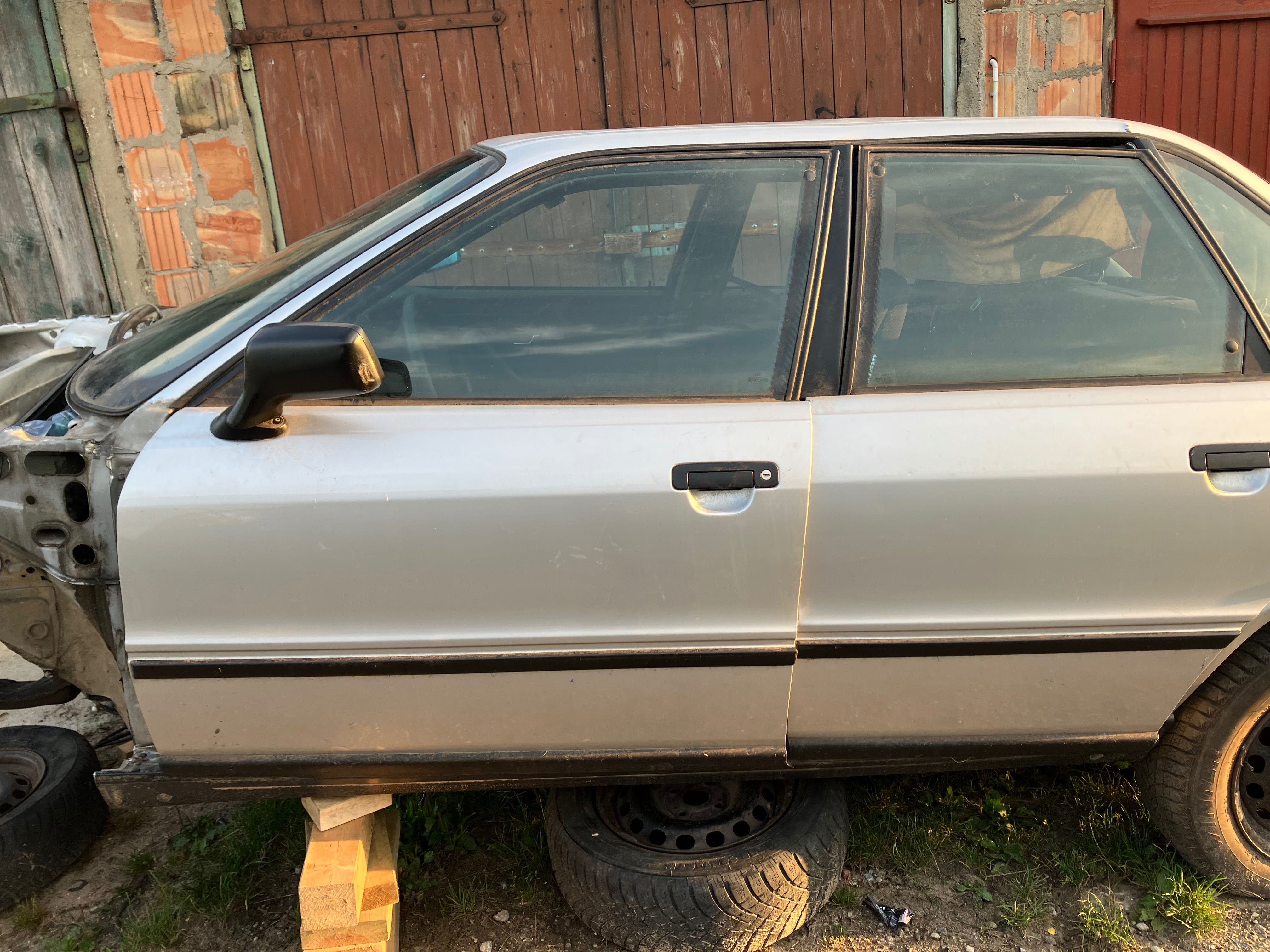 Audi b4 1.9tdi.zderzak,błotniki,dzwi