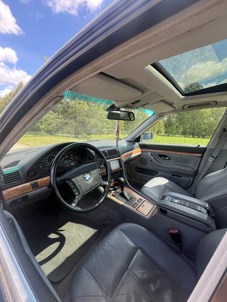 BMW E38 728i 1996r.
