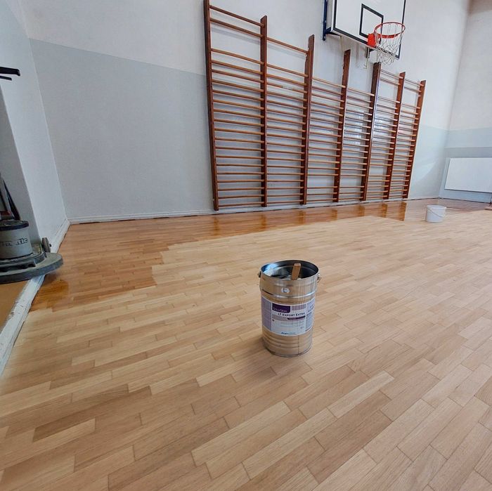 Cyklinowanie parkietu, renowacja podłóg drewnianych