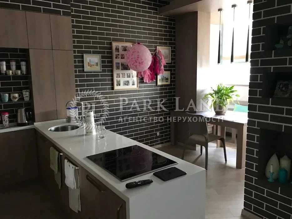 Продам 1-кім.55М  біля метро вул. Червоноткацька,43 Вінстона Черчиля