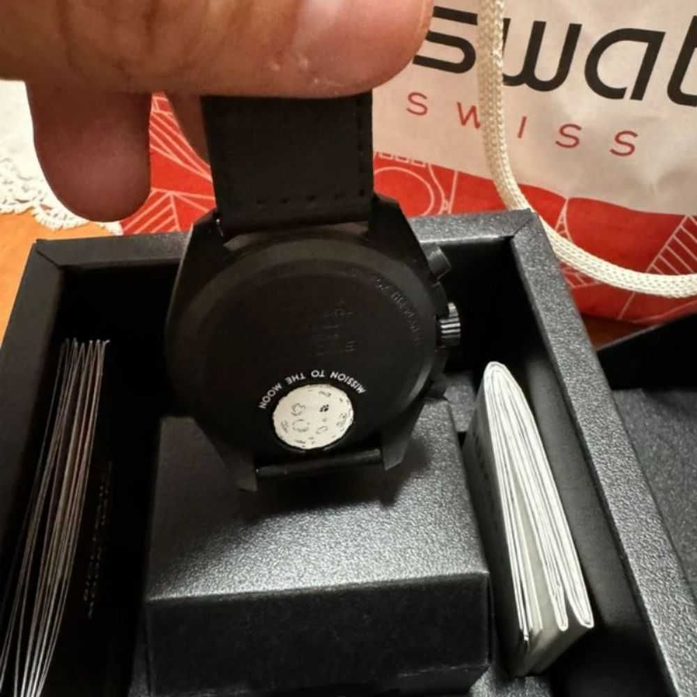 Limitowana Omega x Swatch SO33B700 z Snoopy