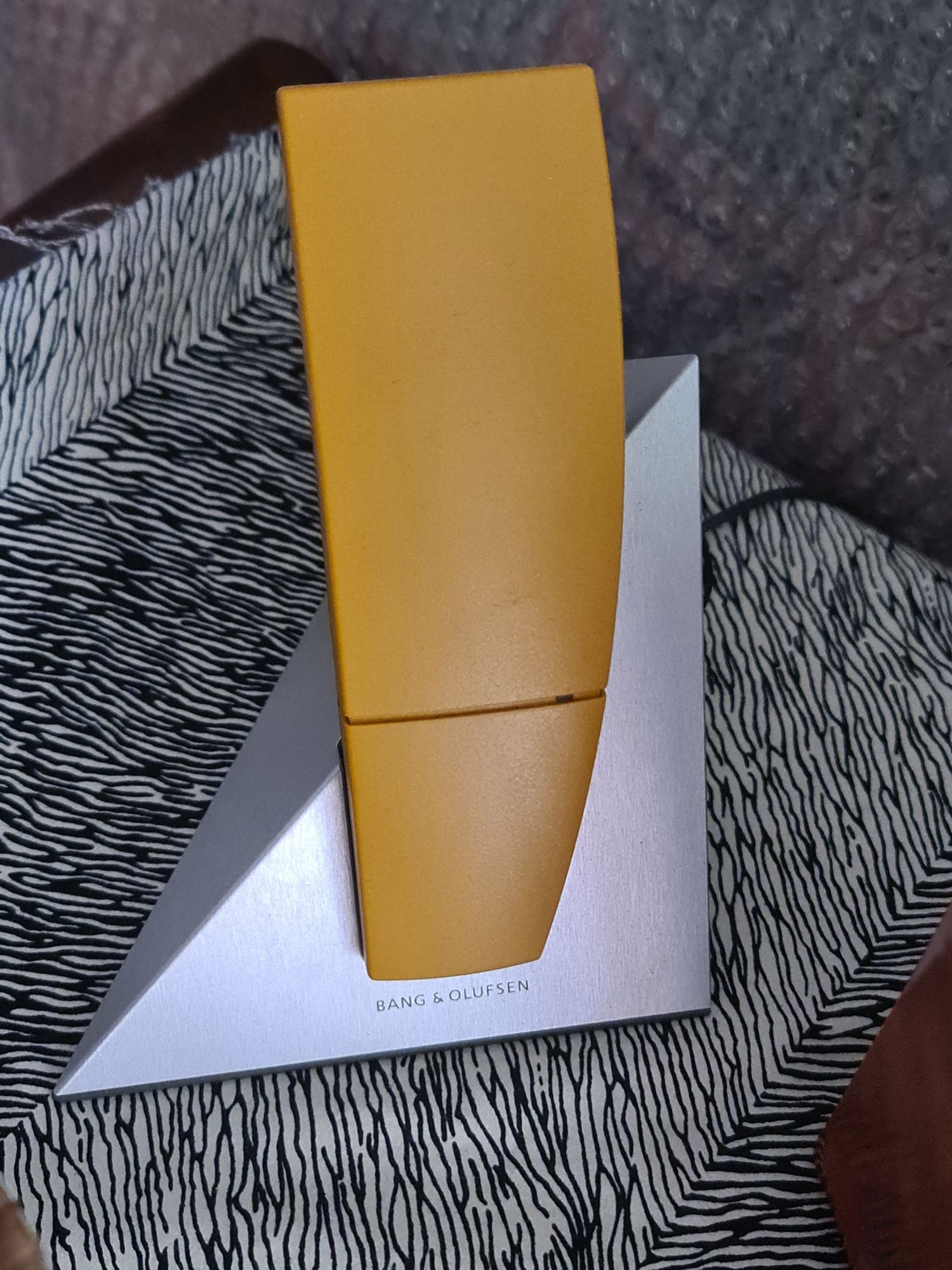 O BeoCom 6000 é um sistema telefónico digital sem fios da Bang & Olufs