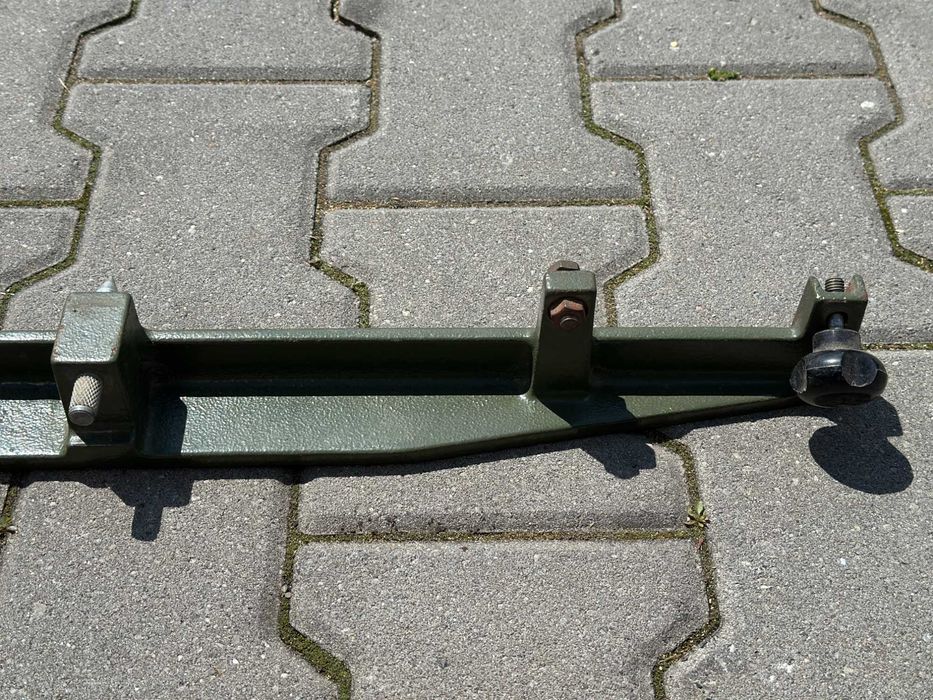 A329. Ustawiacz noży w grubościówce 620 mm