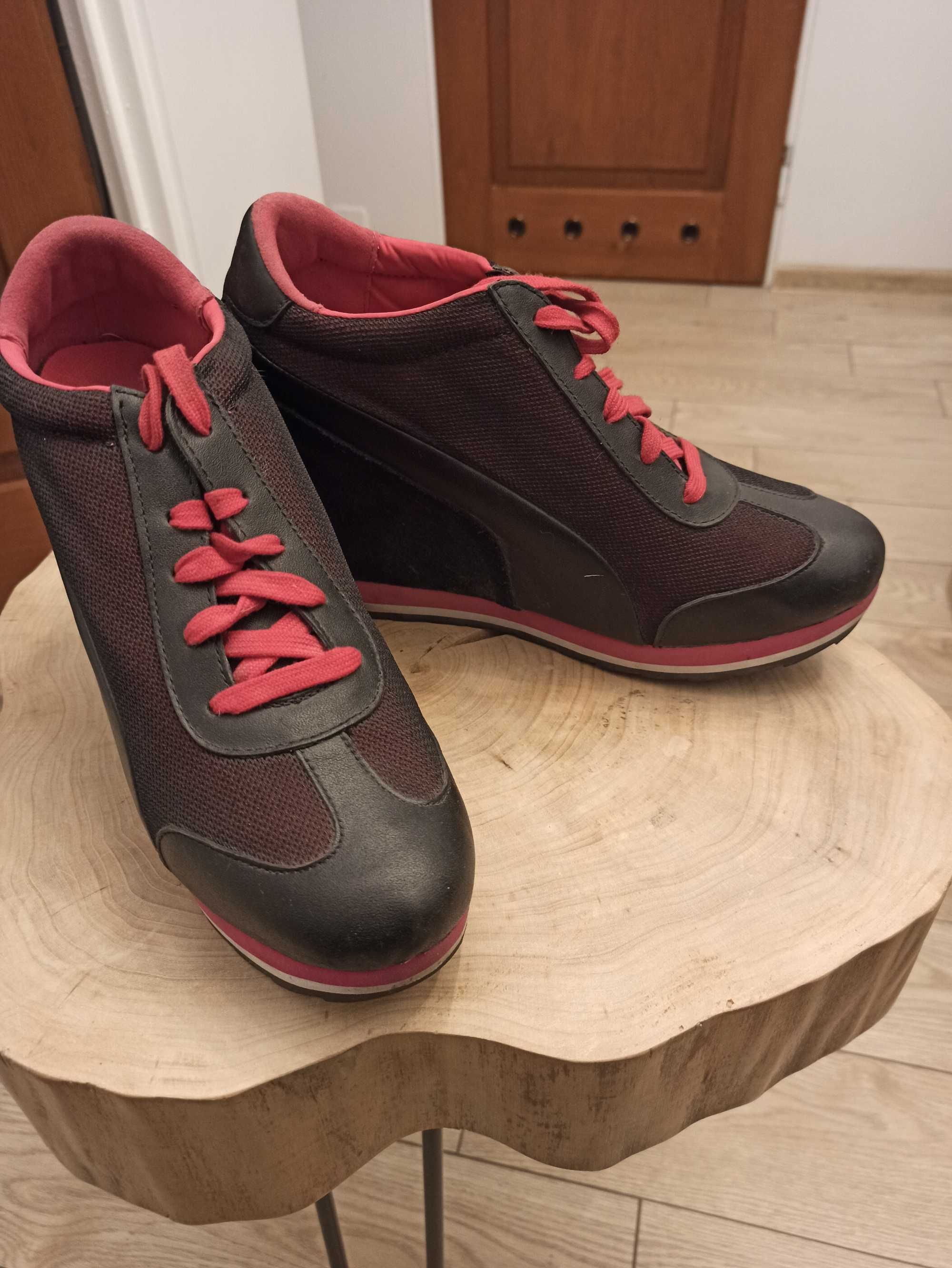 Buty na koturnie Puma