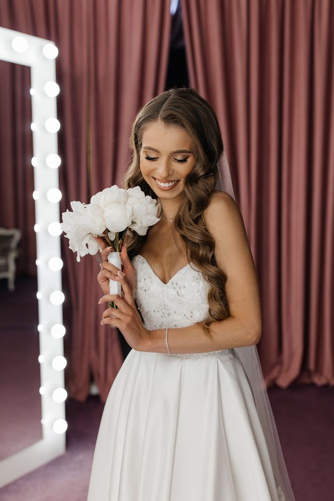 Весільна сукня атласна Ariamo Salon від Tesoro Bridal