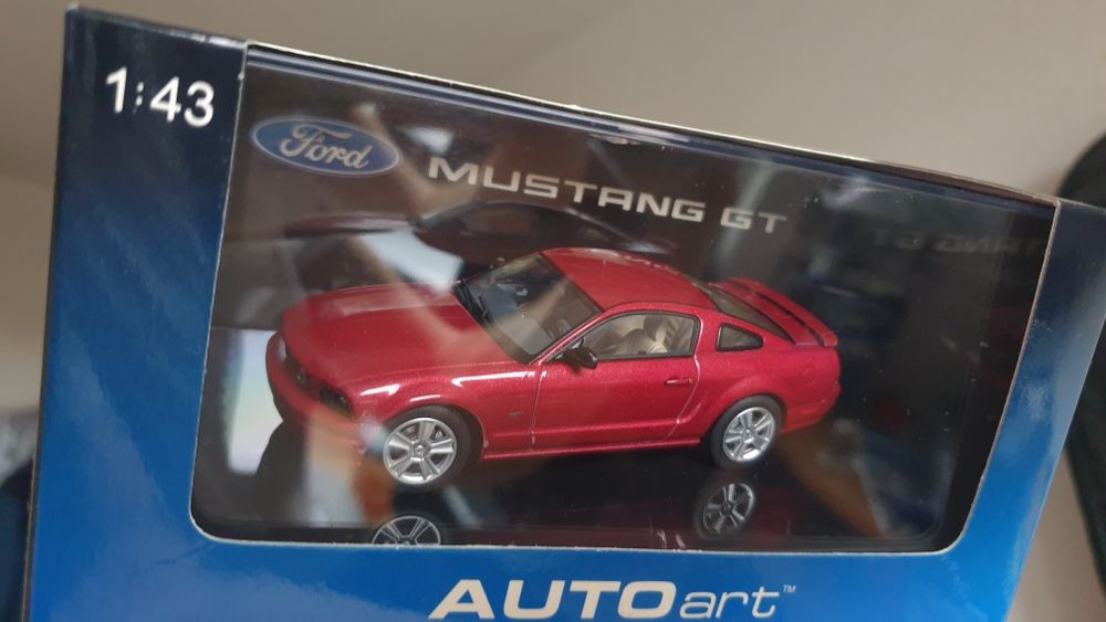 Ford Mustang Autoart 1:43