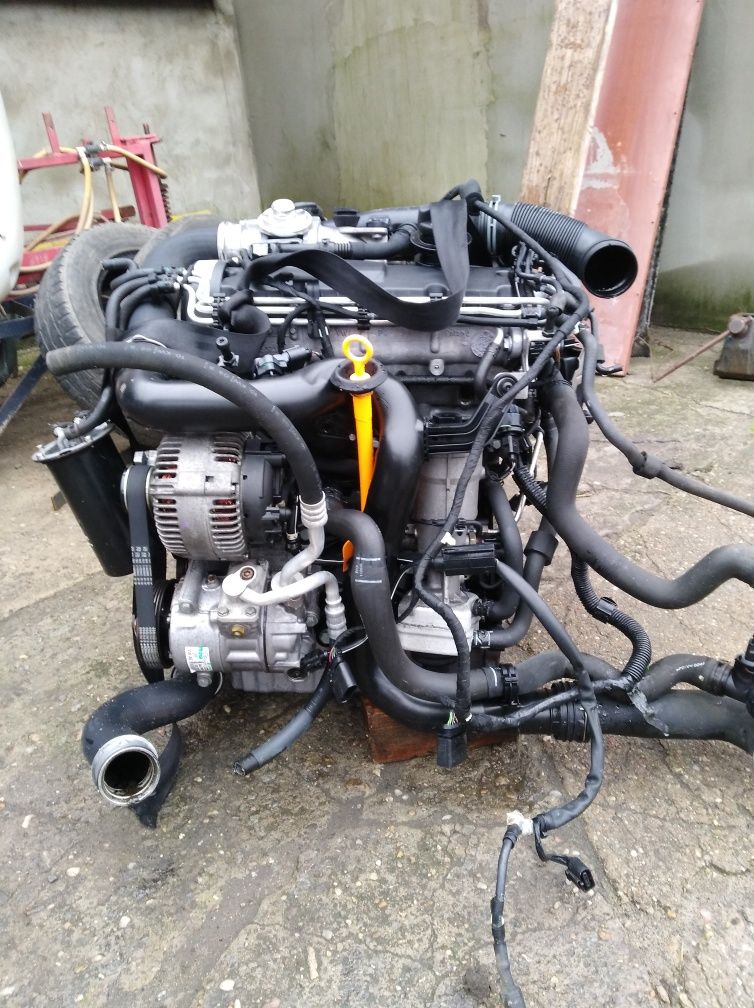 Silnik BKC BXE Touran Caddy Passat b6 golf V Jetta Octavii 1.9 tdi kpl