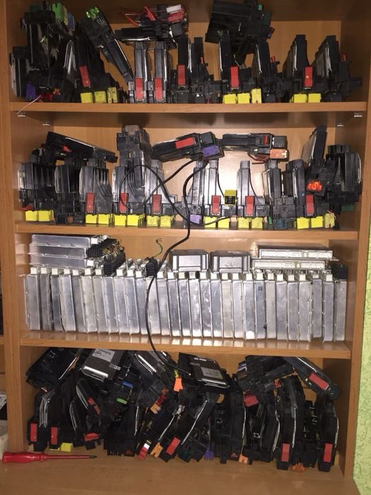 Блоки управліня сідушками мерседес w220 багато інших блоків