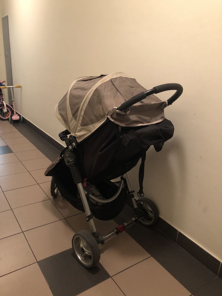 Okazja: Używany Wózek Baby Jogger City Mini - Idealny Stan!