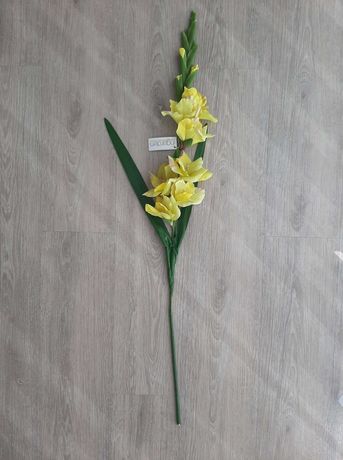 Flor artificial amarela