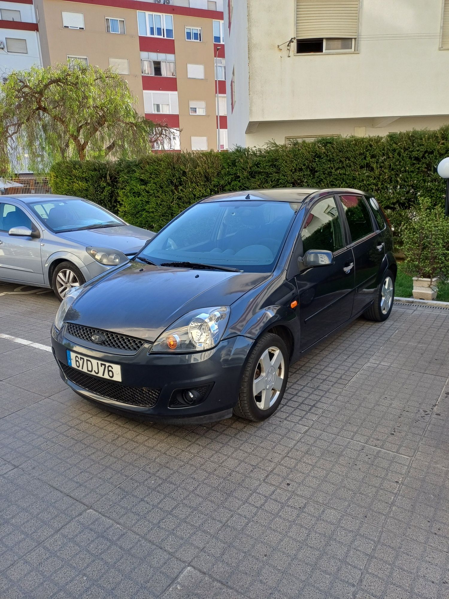 Ford Fiesta 1.4 Tdcii 5lugares de Garagem