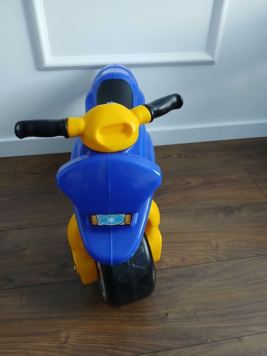 Motor motorek biegowy odpychacz jeździk