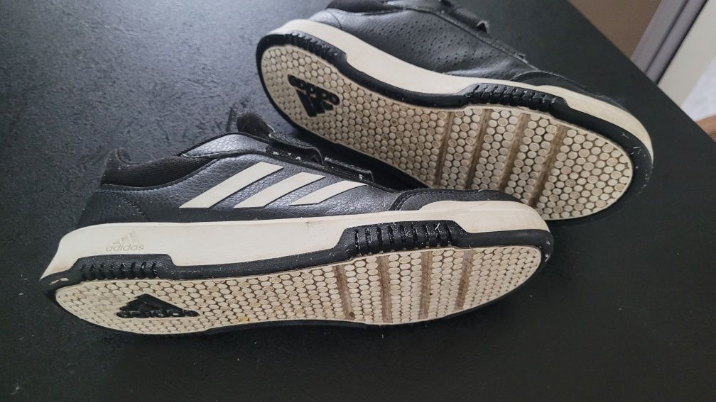 Buty adidas unisex r. 37 1/3 czarne