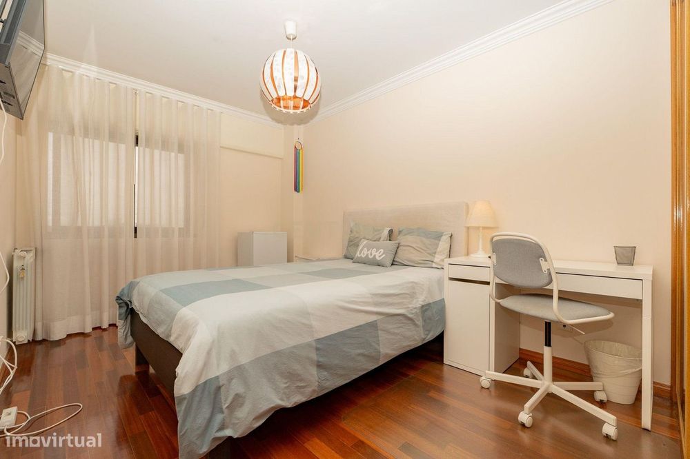 Quarto, Odivelas, Rua Abel Manta - Urbanização da Quinta Nova