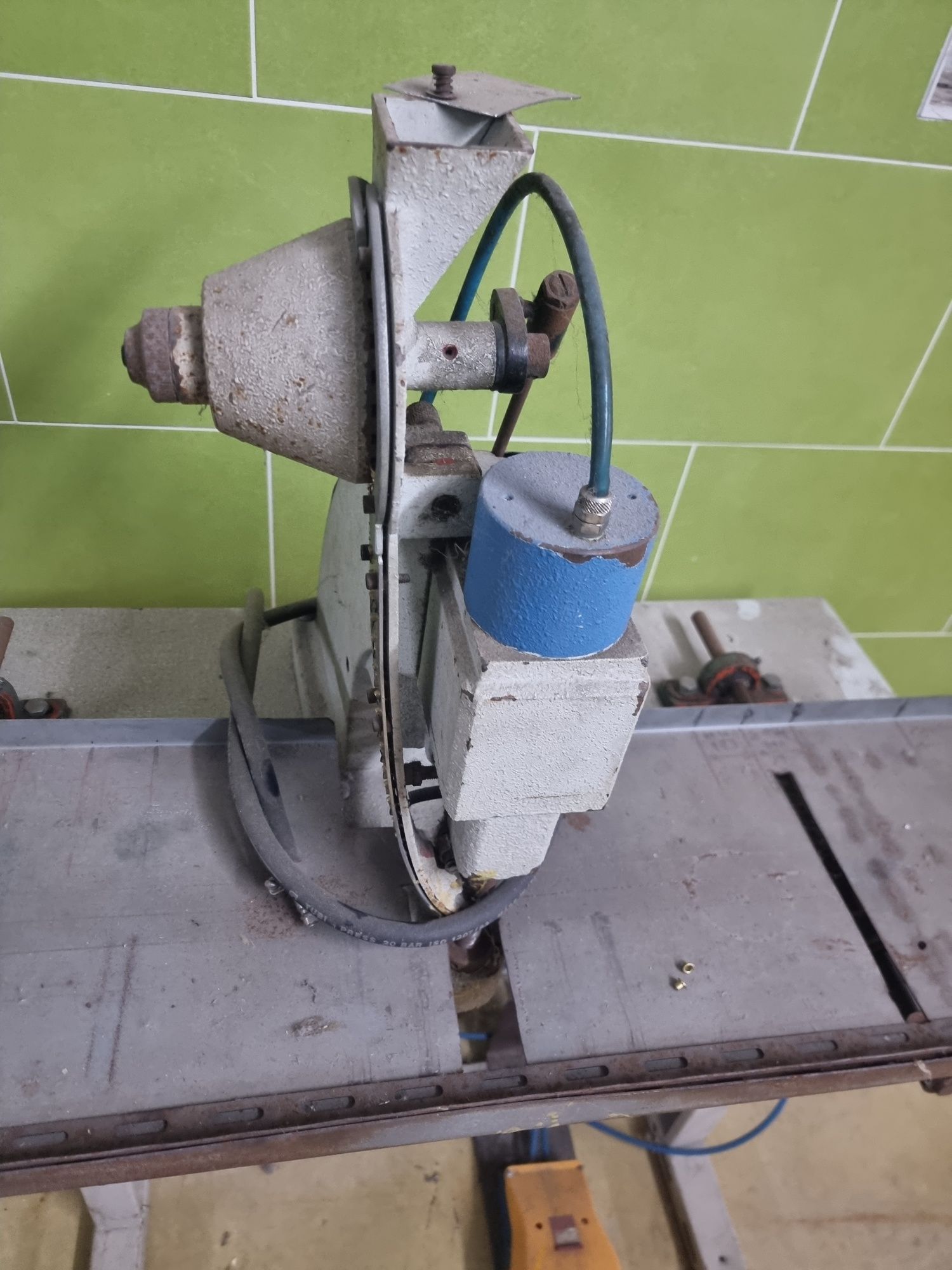 Máquina  pregar ilhós