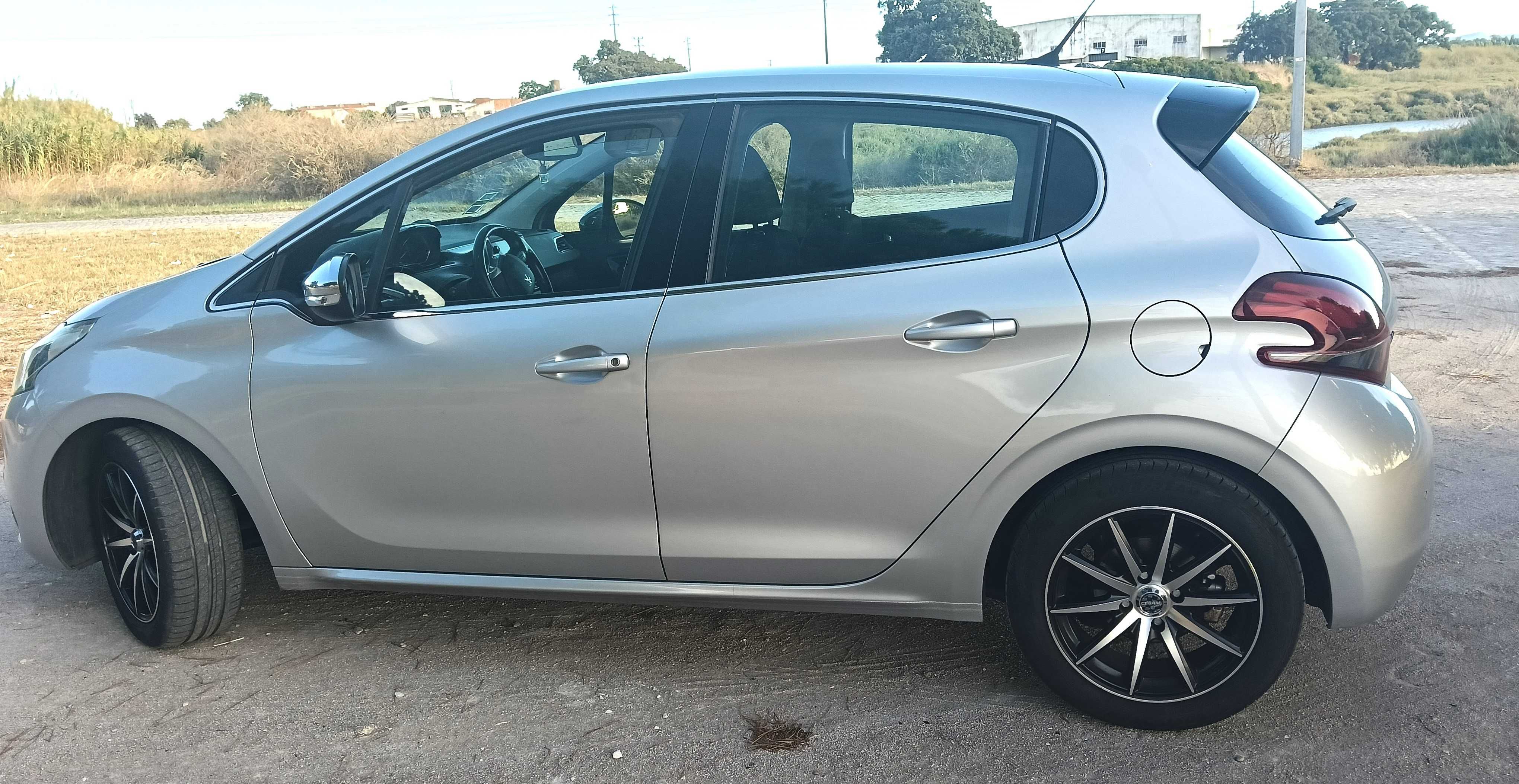 Peugeot 208 1.6 Blue HDi Allure – diesel económico