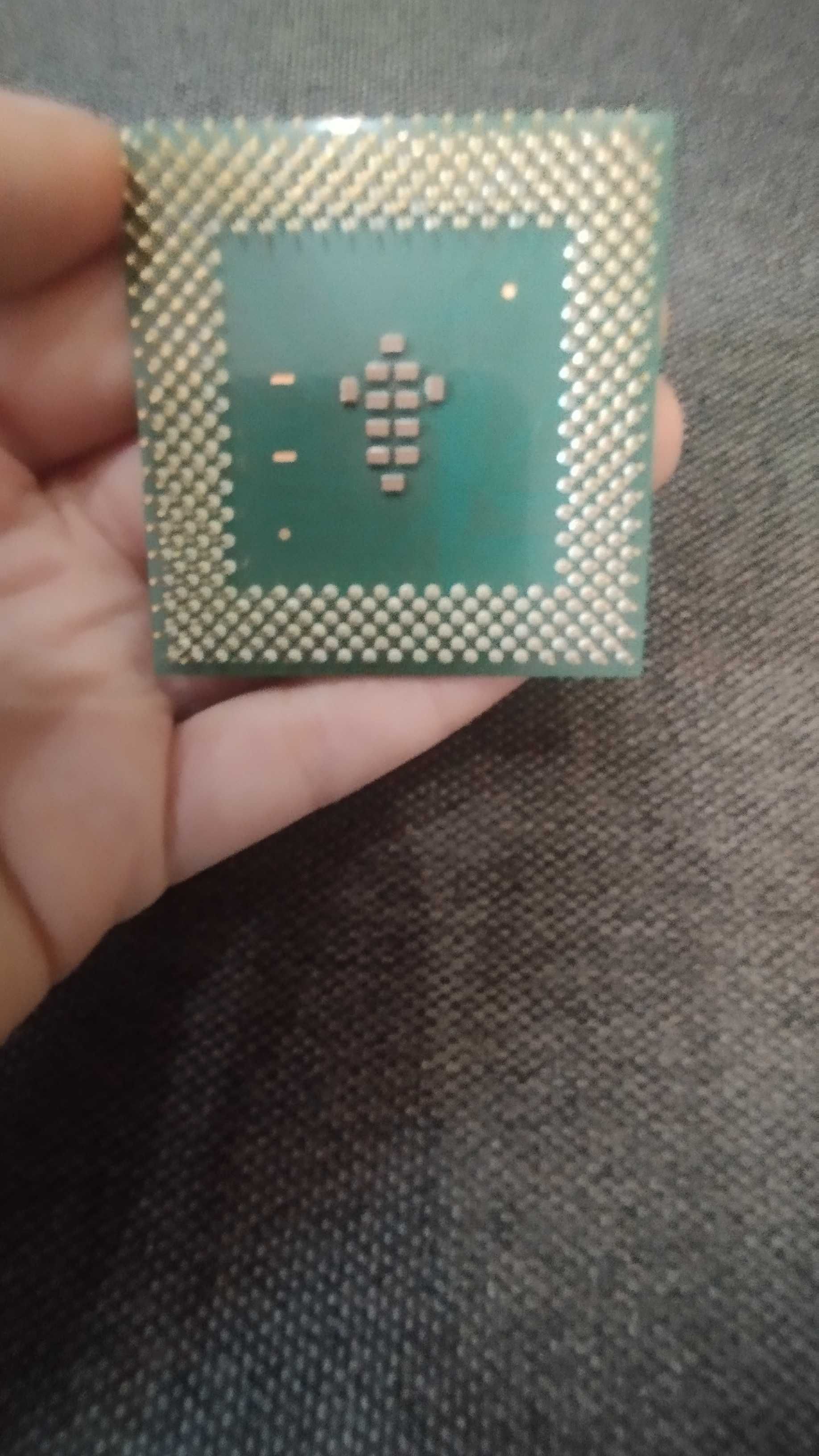 Процесор Intel 01 Philippines 1300/256/100/1.5