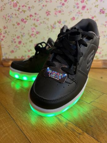 Кросівки Skechers світяться нові, светящиеся Кроссовки