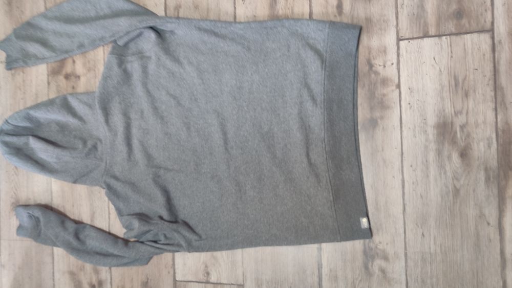 Продам  кофту TNF  серого цвета