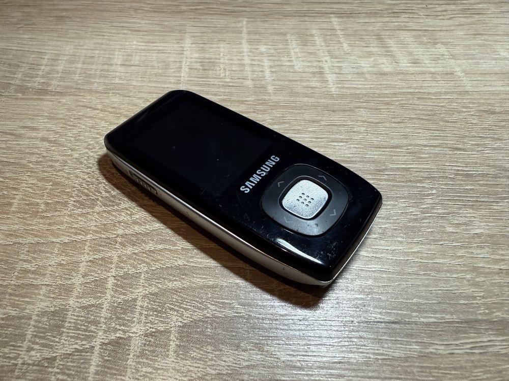 Odtwarzacz mp3 / mp4 1Gb Samsung yp t9j