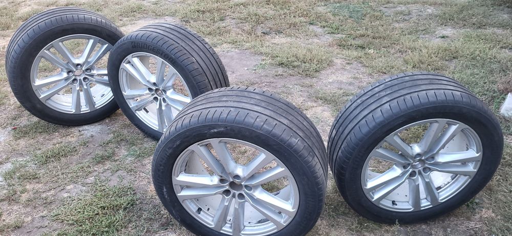 Оригінальні диски з резиною 285 45 20