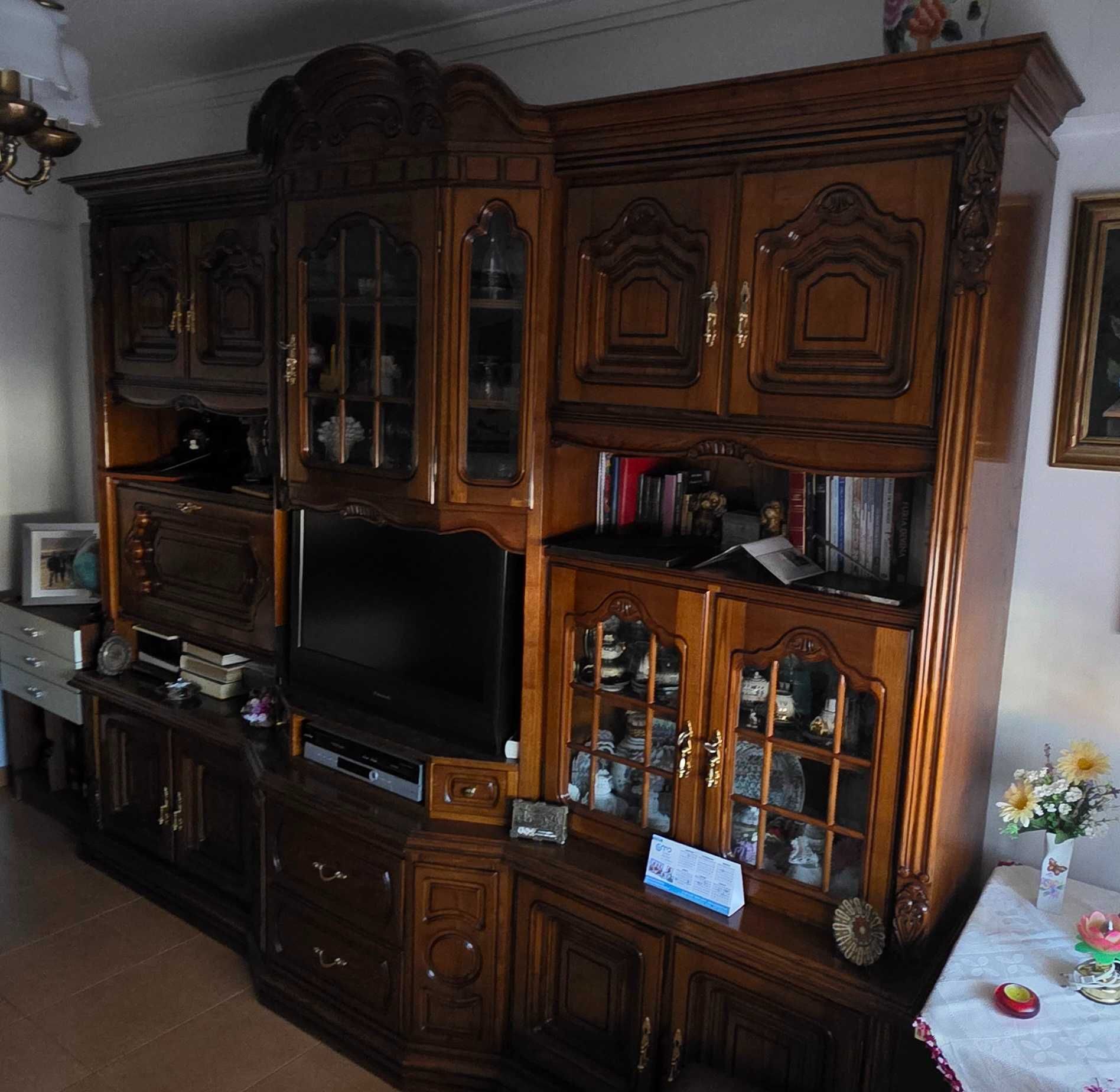 Móvel Casa de Jantar  - Maciço Nogueira