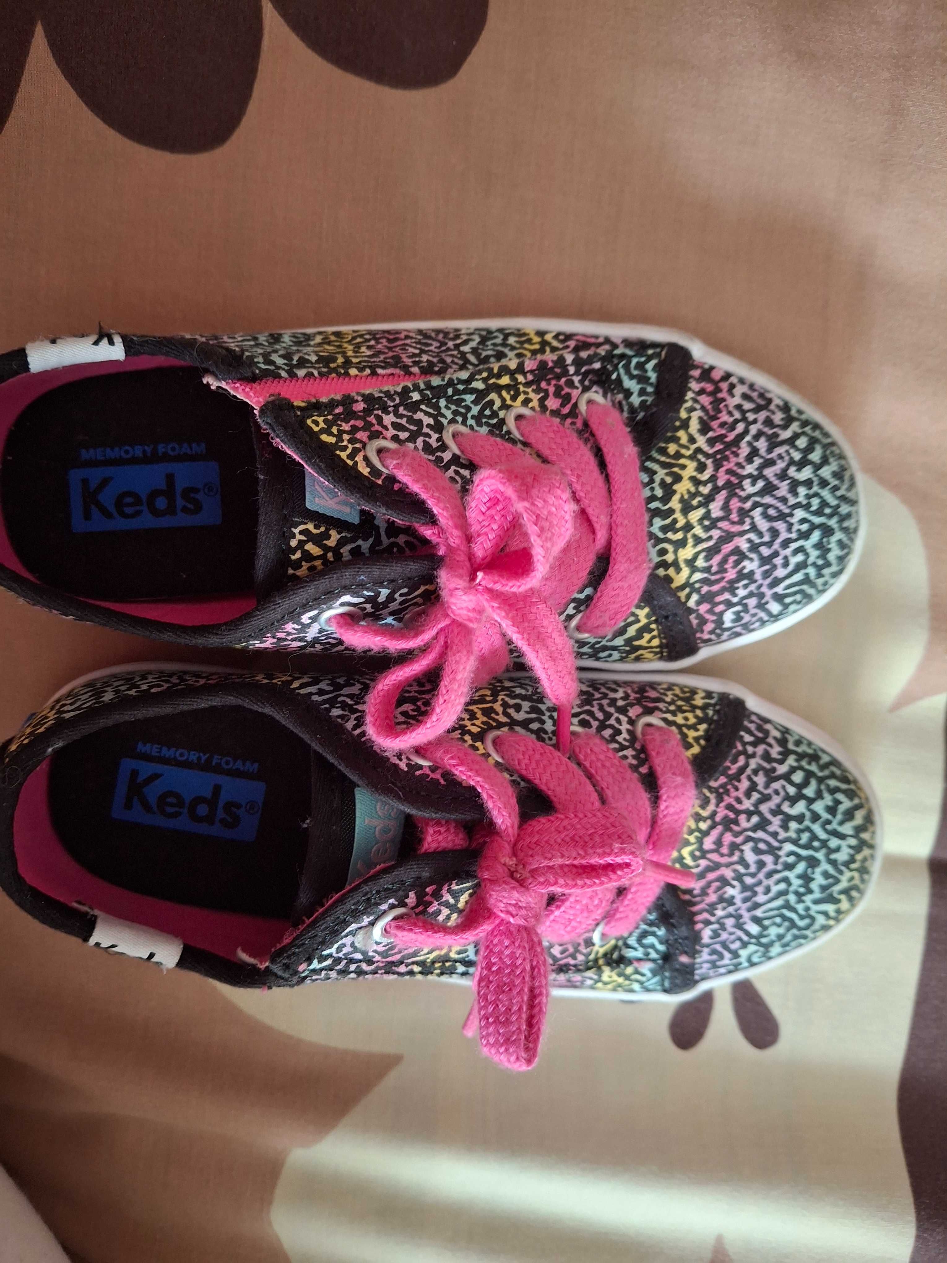 Sapatilhas menina T26