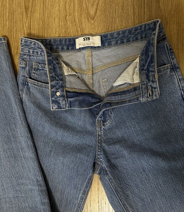 Джинси прямі stradivarius