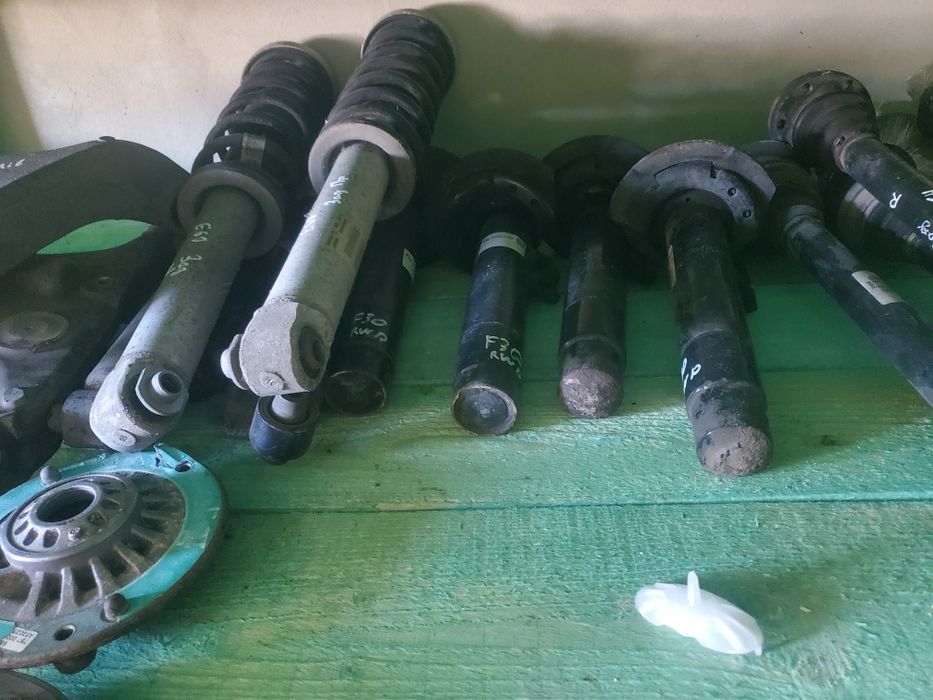 F30 bmw Стойка цапфа тормозний f31 e60 e61  f10 f11 e90 e91 f01 f02