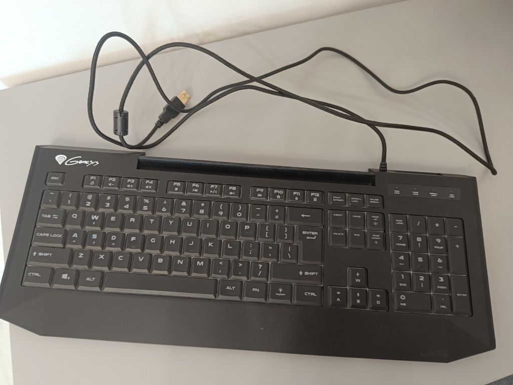 Klawiatura membranowa Genesis Lith 400 RGB X-Scissors Switch Czarny