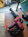Pistola de silicone milwaukee