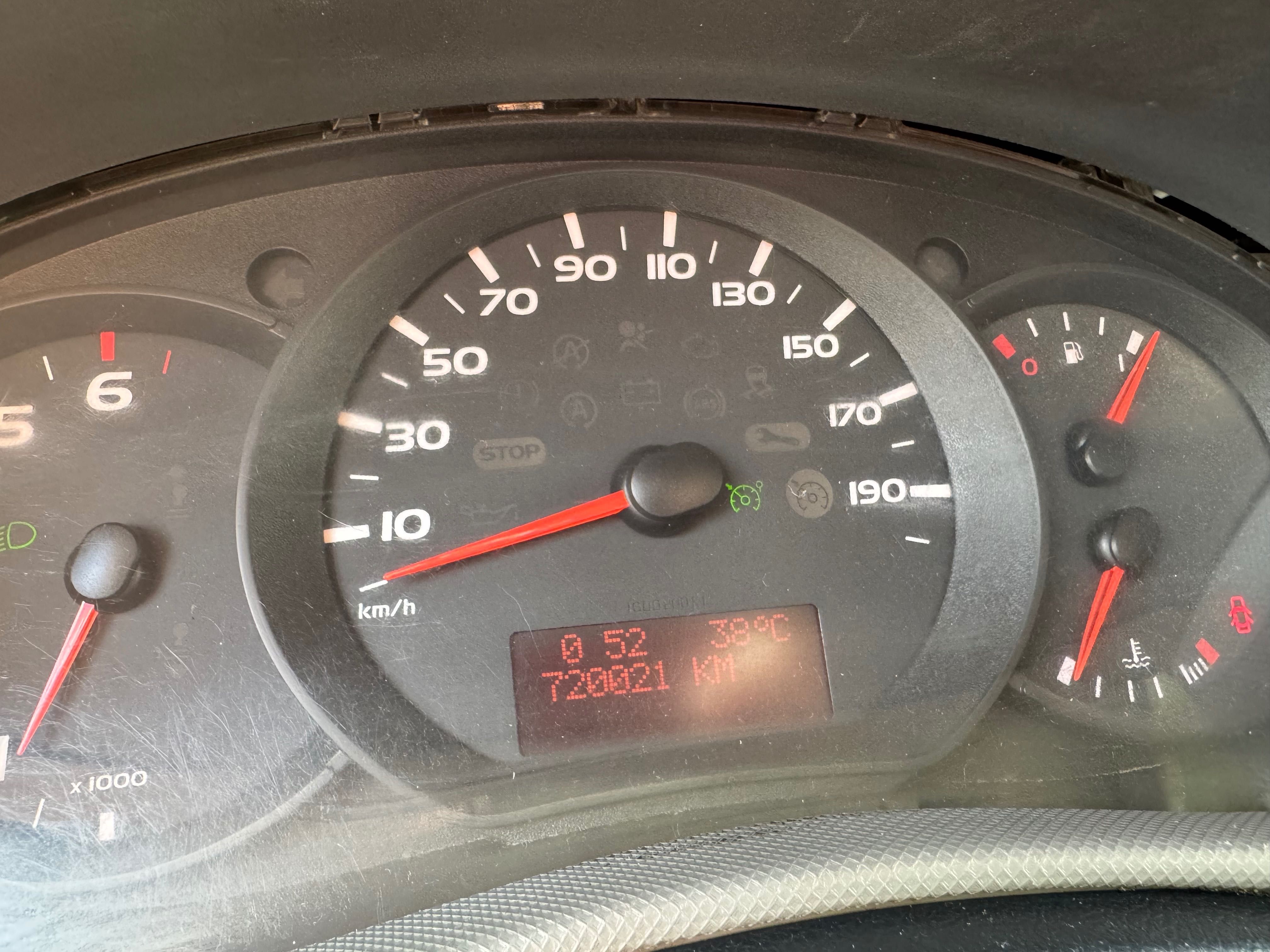 Renault Master 2016 rok z windą , lub zamiana na chłodnię .