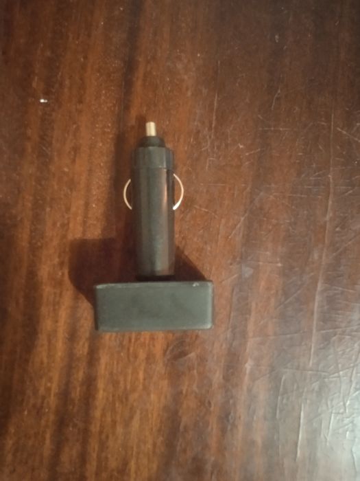 Вольтметр в автомобіль