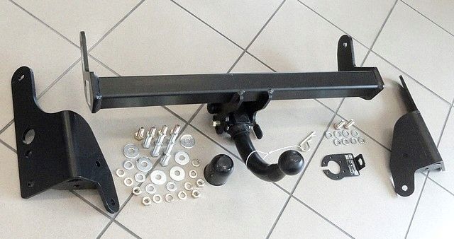 Słupsk Nowy Automat Wypinany Hak Holowniczy Toyota Auris od2013 Kombi