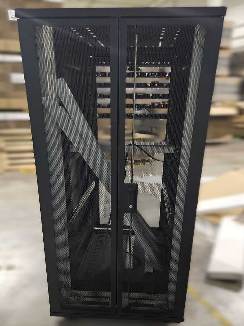 Bastidor APC Schneider UPS Servidor Switch D-Link Huawei Cloud Engine
