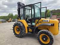 Wozek widłowy triplex 2.6t terenowy 4x4 blokada mostu JCB 926  ideał