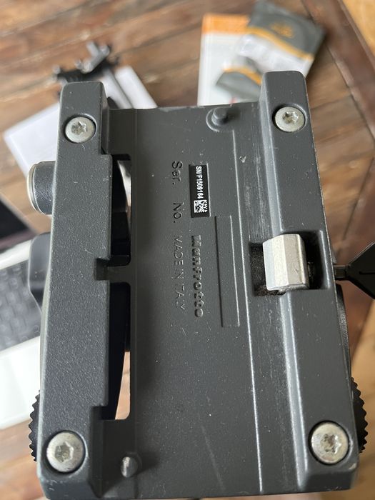 MANFROTTO MVH500AH FLUID DRAG SYSTEM HEAD + base compact advanced