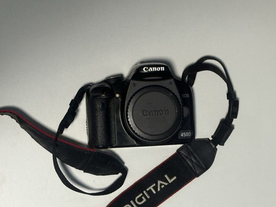 Canon EOS 450D bardzo dobry.
