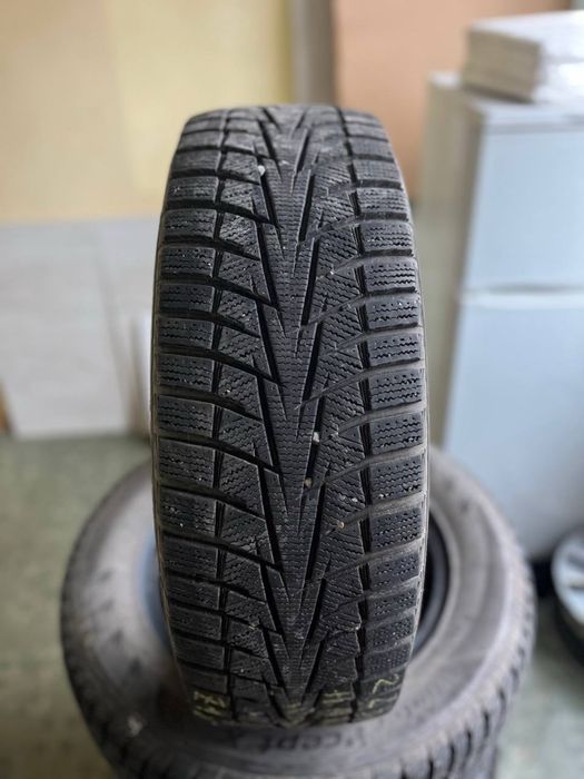 Свіжа  Гума Hankook Winter I Cept X 225/65R17 комплект зима Z17-111