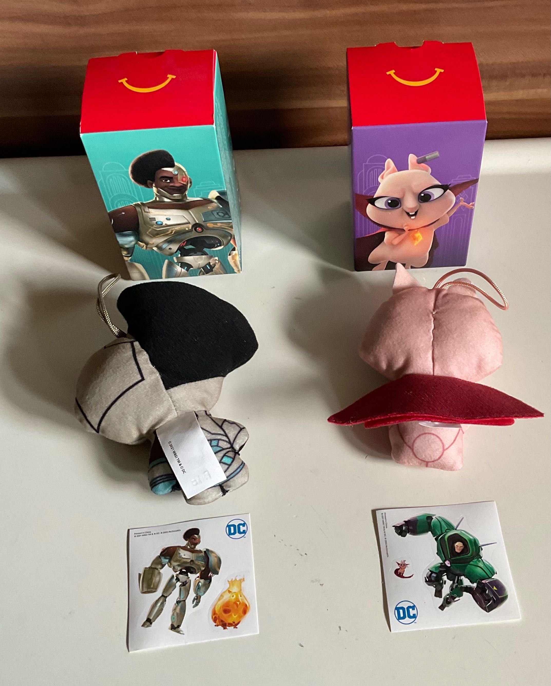 maskotki Super Lulu i Cyborga z filmu Dc Super Pets zabawki McDonald's