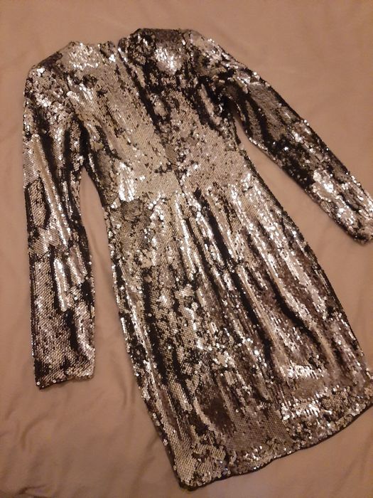 Vestido de lantejoulas prateado