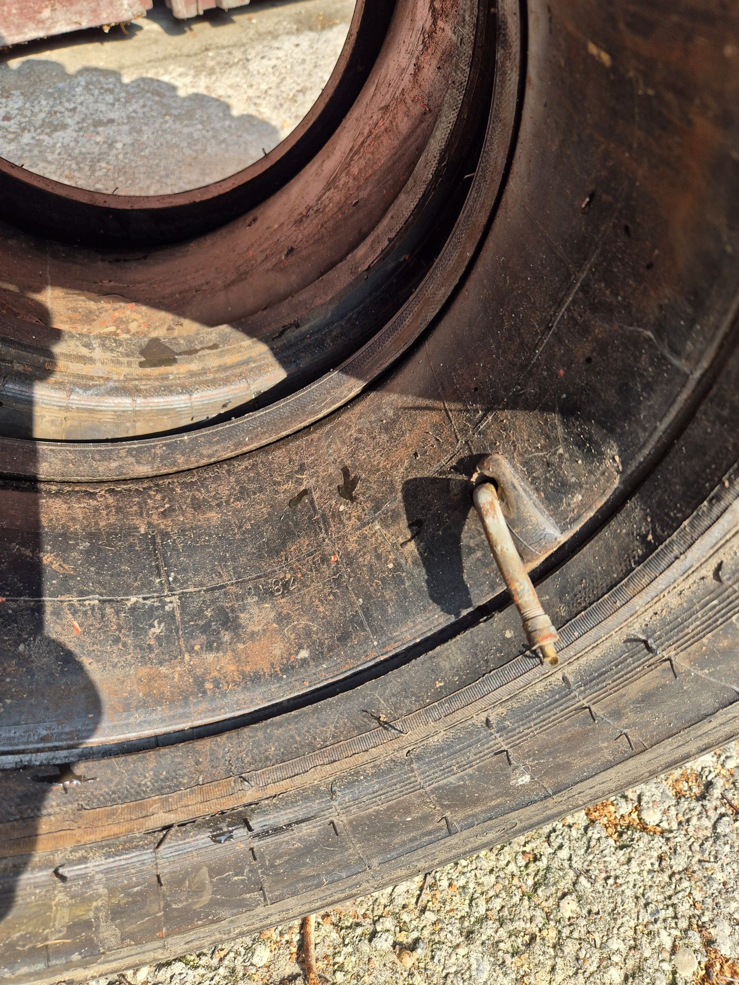 Opony 250/75-12  27x10-12