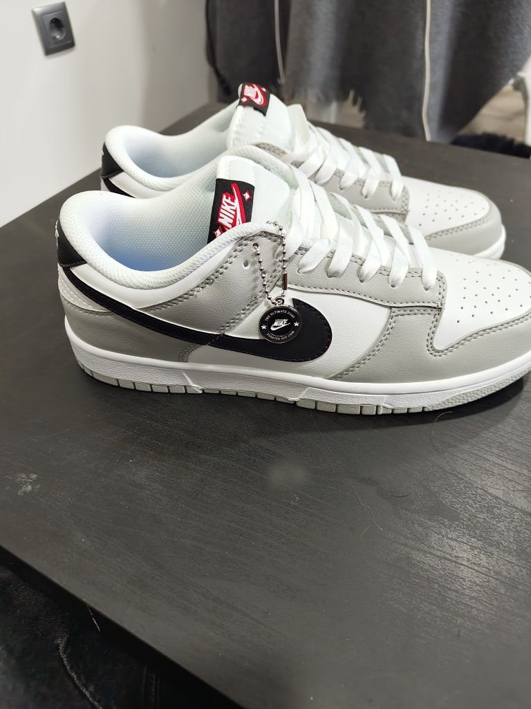 Nike Dunk Low Reverse Panda Grey