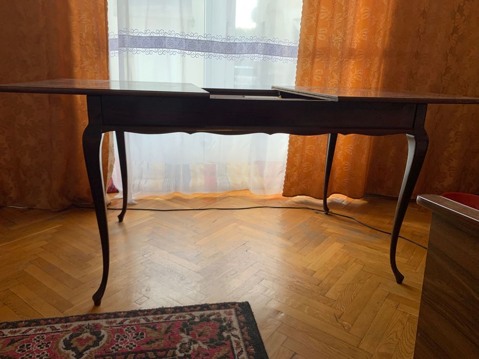 Стіл румунський на експорт в часи СРСР гарний стіл