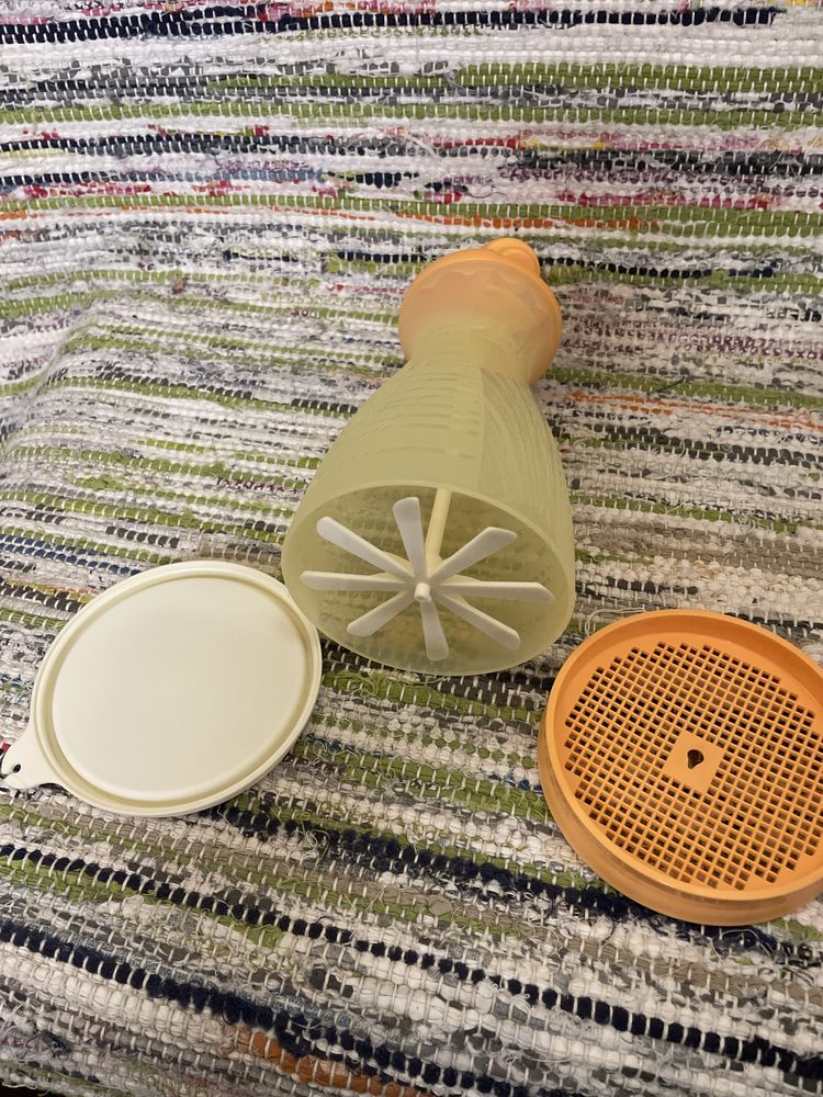 Кухонные помошники от Tupperware - измельчитель, диффузор, конфетница.