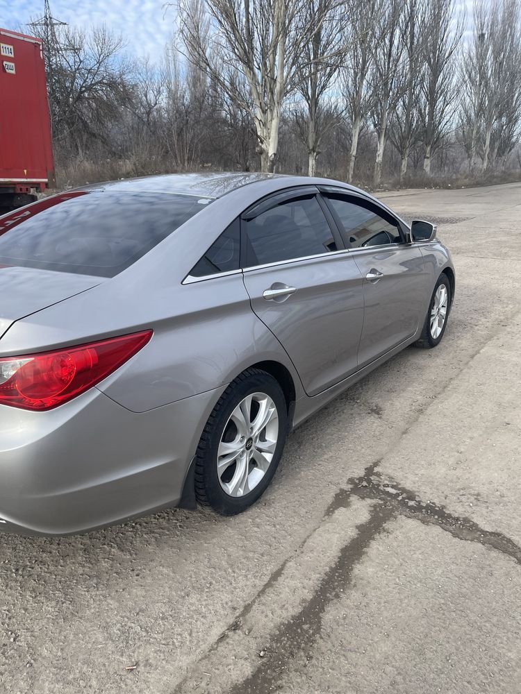 Продам Hyundai Sonata official 2.4 газ/бенз