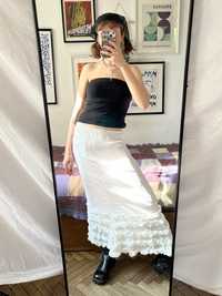 Długa biała spódnica
